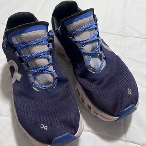 On Running cloud monster women’s size 10.5 in just perfect condition